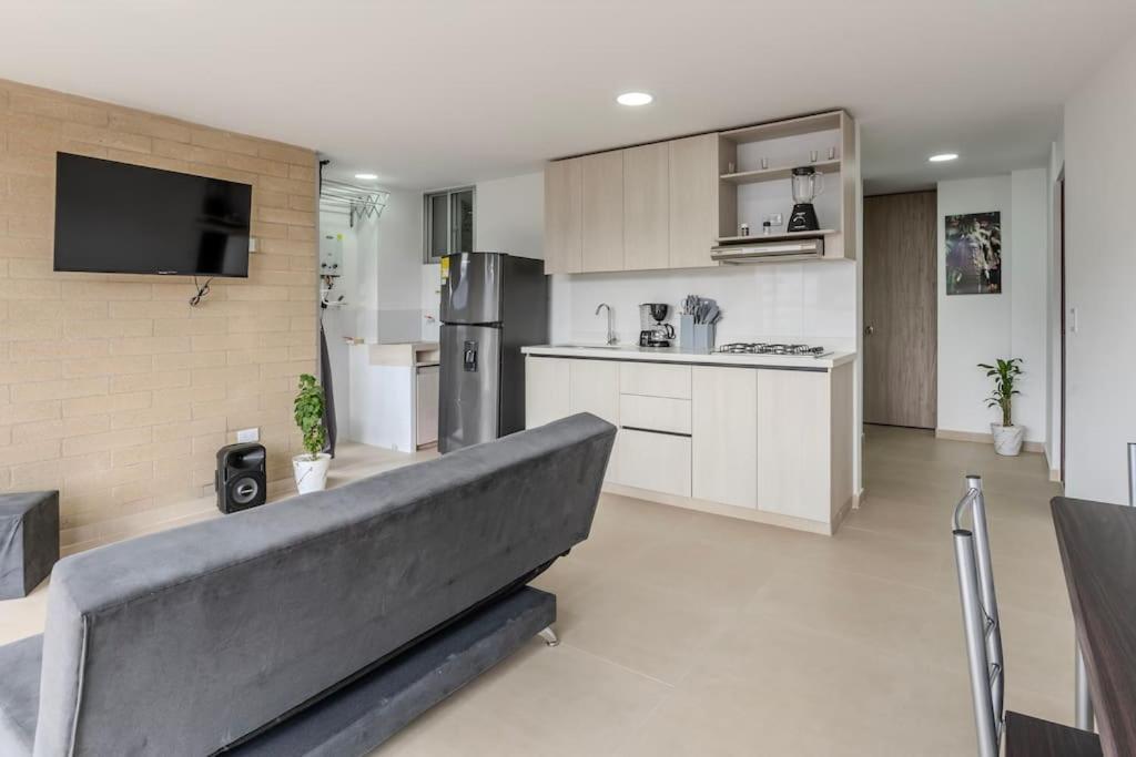 Apartment En Maravilloso Laureles Con Piscina 801