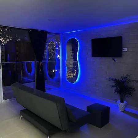 Apartamento En Maravilloso Laureles Con Piscina 801 Medellin Exterior photo