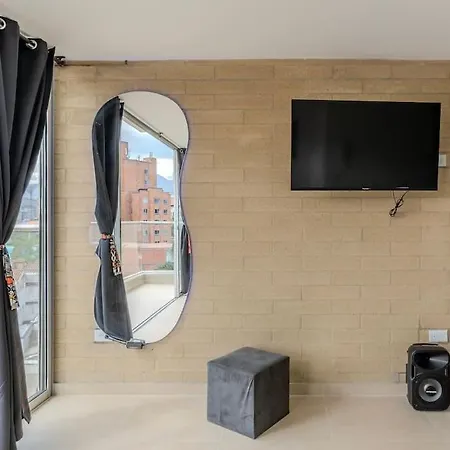 Apartamento En Maravilloso Laureles Con Piscina 801 Medellin Exterior photo
