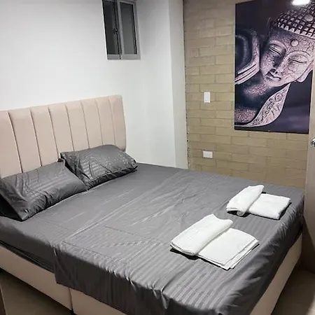 Apartamento En Maravilloso Laureles Con Piscina 801 Medellin Exterior photo