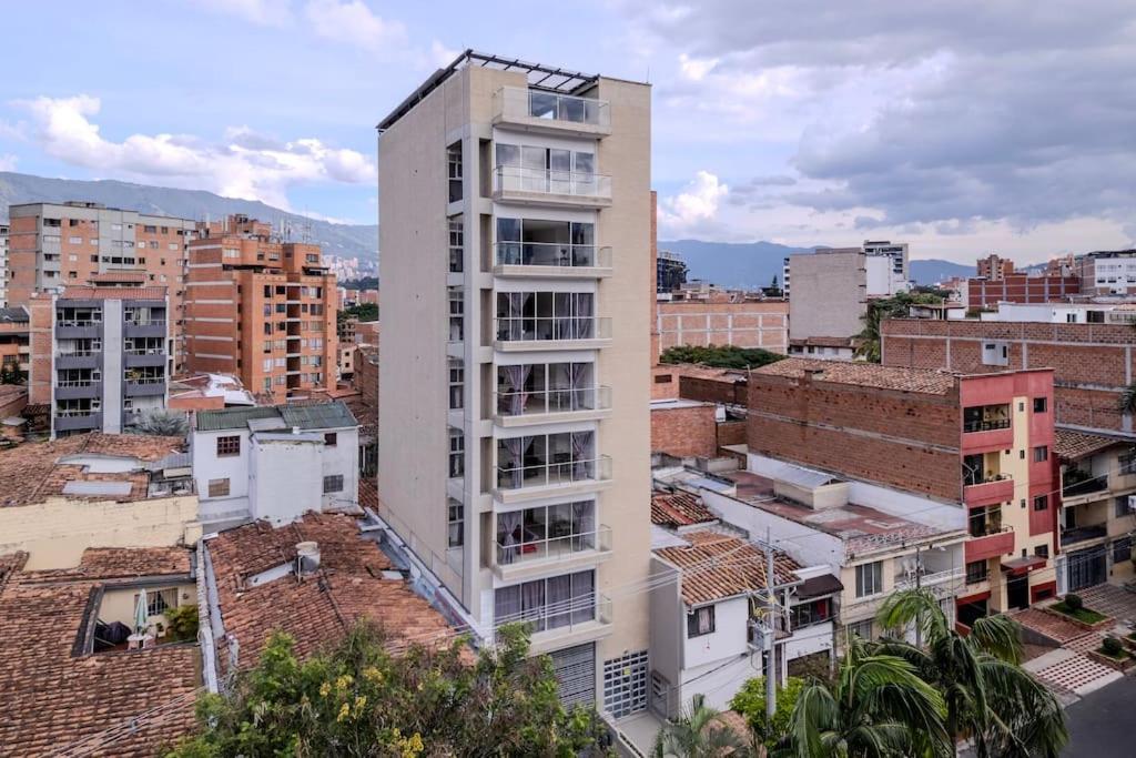 En Maravilloso Laureles Con Piscina 801 Medellin