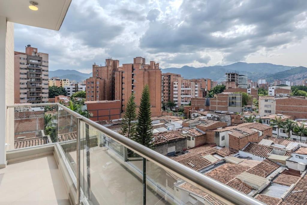 En Maravilloso Laureles Con Piscina 801 Apartment *