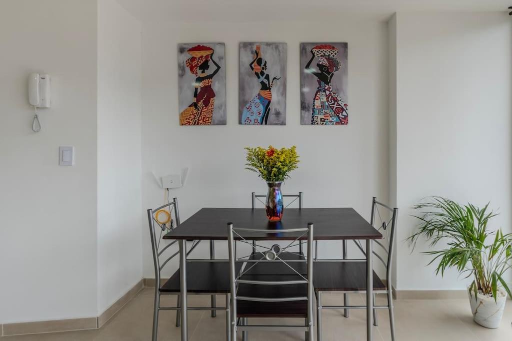 Apartment En Maravilloso Laureles Con Piscina 801